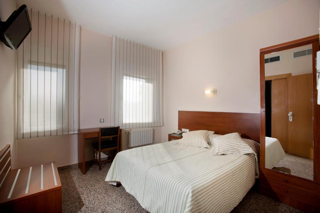 Hotel Marivella Калатаюд Номер фото