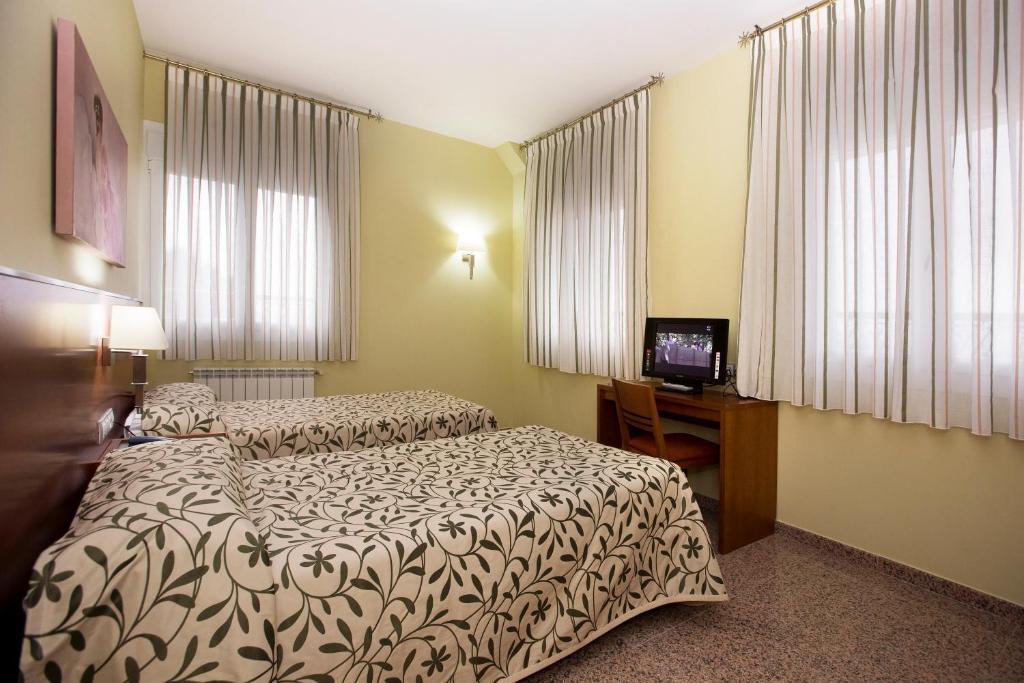 Hotel Marivella Калатаюд Номер фото